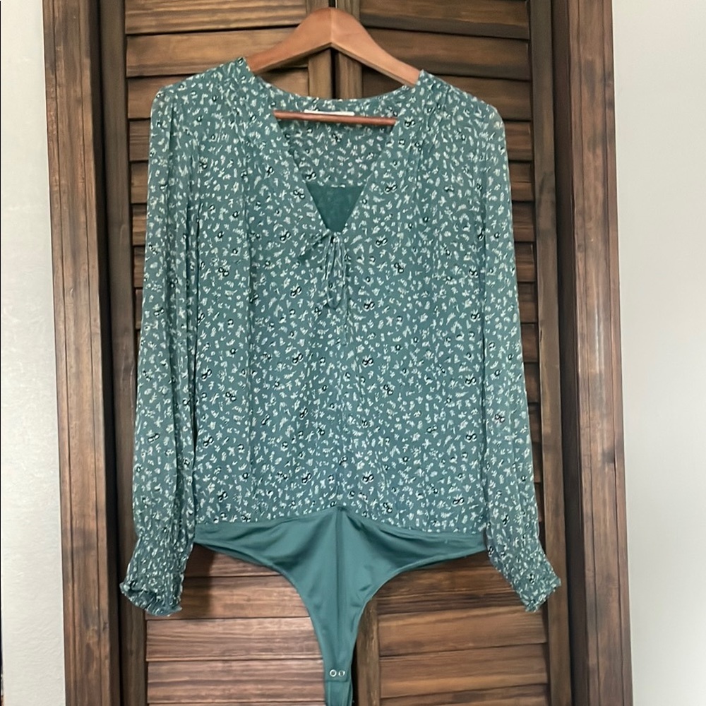 Abercrombie & Fitch Green Tie Front Bodysuit